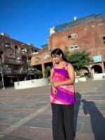 Beautiful pearls detailing sleeveless kurti - Image 3